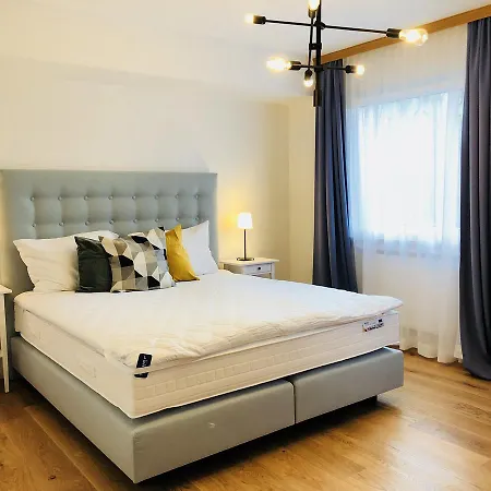 فيلة Rafael Kaiser Privee - Spielberg